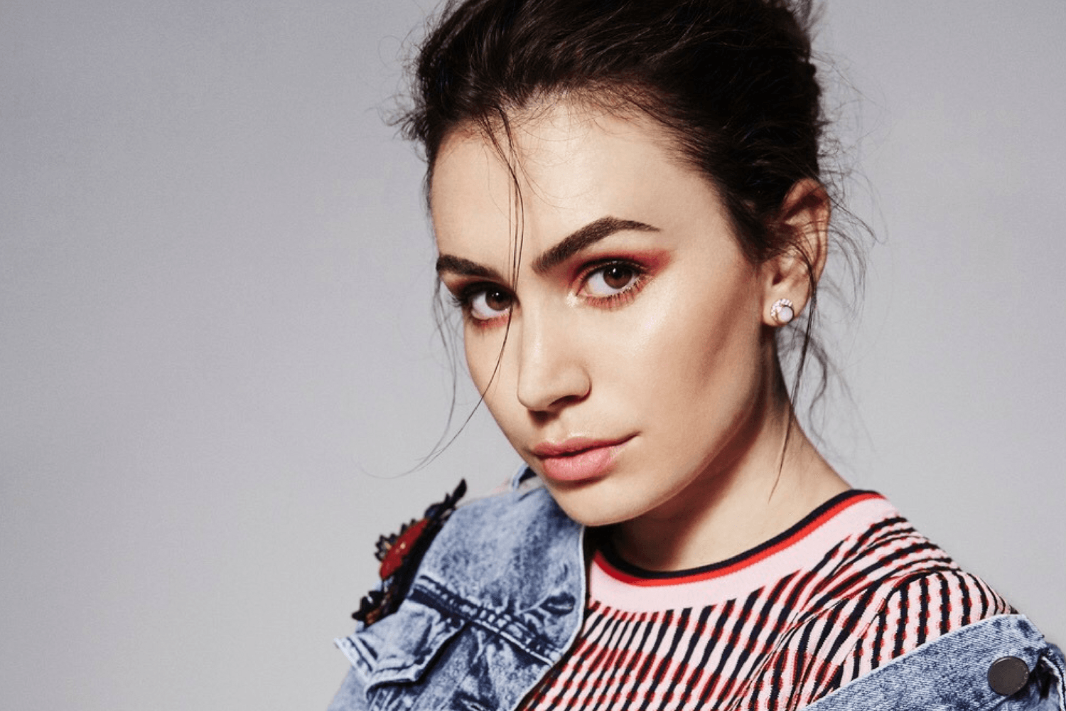 Between her rocker dad and a reality television show, Sophie Simmons was bound to be a household name. Being in the spotlight and accepting the challenges became very intuitive for the young singer and philanthropist.